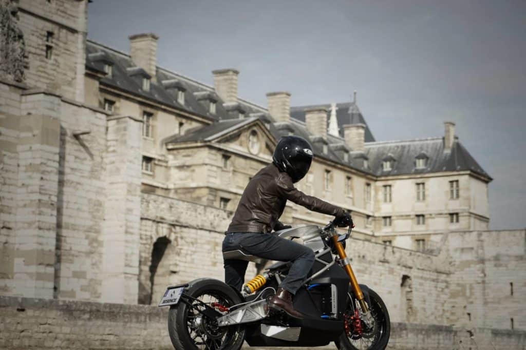 Essence Motocycles à Lyon